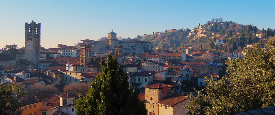 Dal torrione della Rocca bella vista in Città Alta fino a San Vigilio